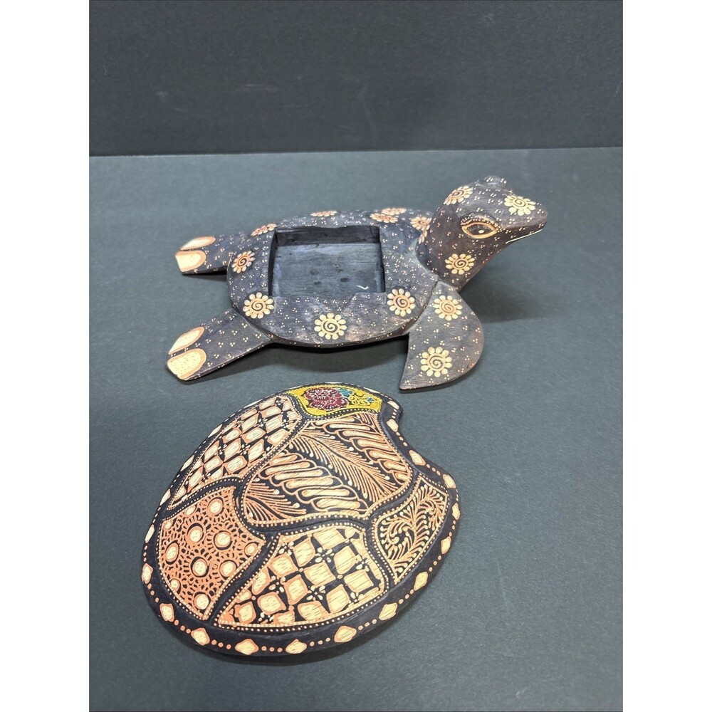 Hand-Painted Wood Sea Turtle Figurines with Floral Designs - Picture 4 of 8